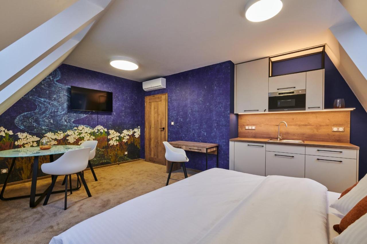Hotel Alfred A Hermina ออลอโมตซ์ ภายนอก รูปภาพ